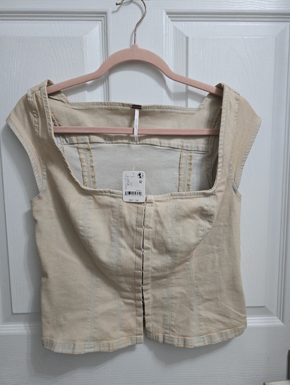 Free People Top Size S Stretchy With Metal Clasps Doen The Front.
